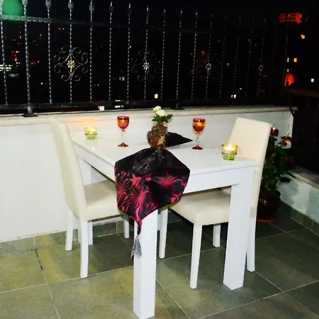 Taksim Guest *