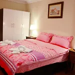 Taksim Guest شقة