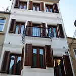 Taksim Guest